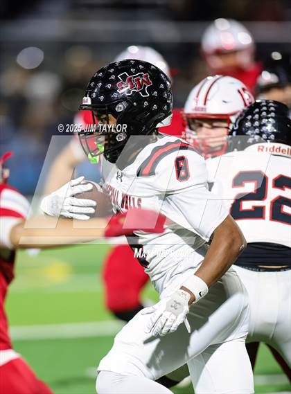 Thumbnail 2 in Mineral Wells vs Glen Rose (UIL 4A-2 Football Bi-District) photogallery.