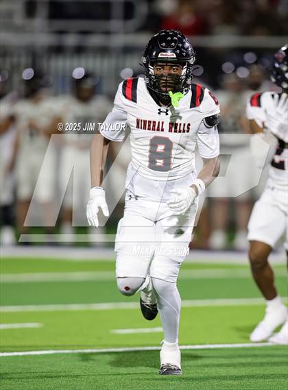 Thumbnail 1 in Mineral Wells vs Glen Rose (UIL 4A-2 Football Bi-District) photogallery.