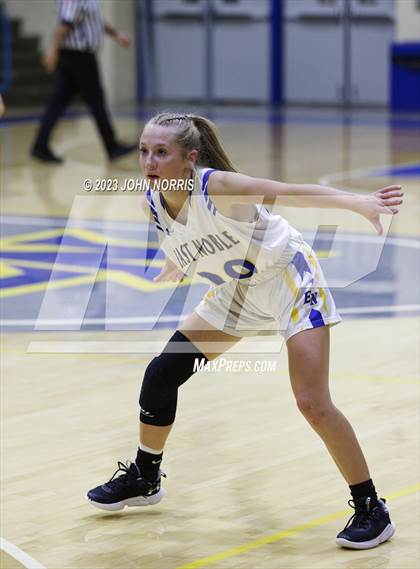 Thumbnail 3 in Central Noble @ East Noble photogallery.