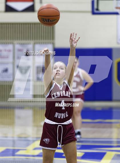 Thumbnail 1 in Central Noble @ East Noble photogallery.