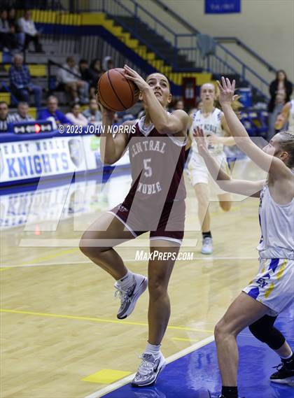 Thumbnail 3 in Central Noble @ East Noble photogallery.