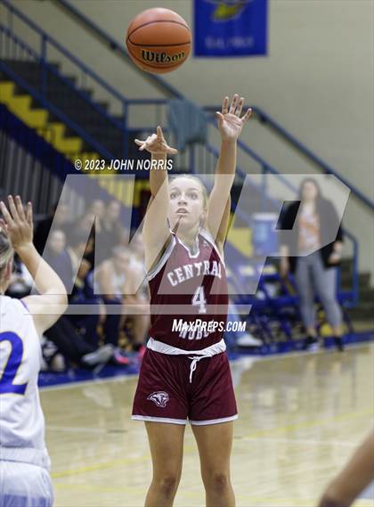 Thumbnail 2 in Central Noble @ East Noble photogallery.