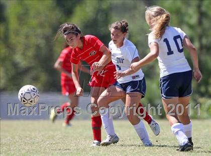 Thumbnail 2 in Farragut vs. Germantown (Bearden Invitational) photogallery.