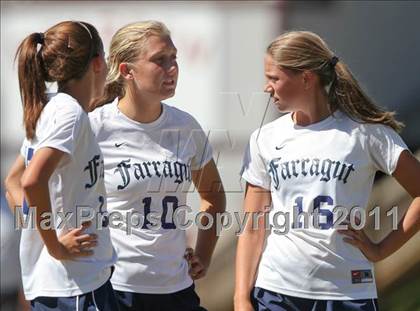 Thumbnail 3 in Farragut vs. Germantown (Bearden Invitational) photogallery.