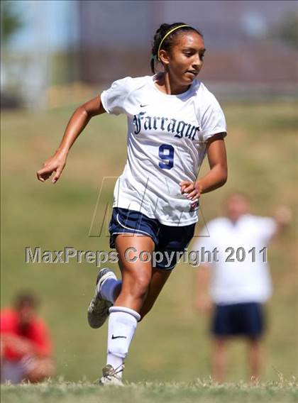 Thumbnail 3 in Farragut vs. Germantown (Bearden Invitational) photogallery.