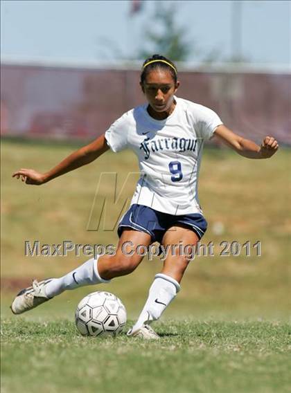 Thumbnail 3 in Farragut vs. Germantown (Bearden Invitational) photogallery.