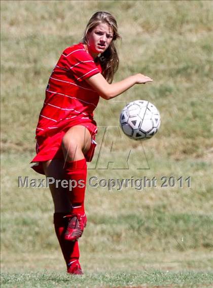 Thumbnail 3 in Farragut vs. Germantown (Bearden Invitational) photogallery.