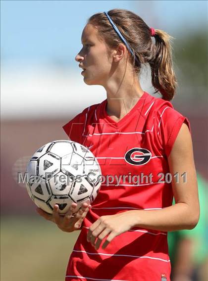 Thumbnail 2 in Farragut vs. Germantown (Bearden Invitational) photogallery.