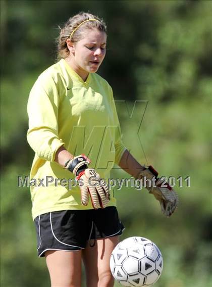 Thumbnail 2 in Farragut vs. Germantown (Bearden Invitational) photogallery.