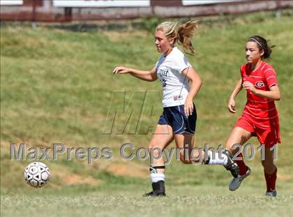 Thumbnail 1 in Farragut vs. Germantown (Bearden Invitational) photogallery.