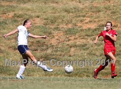 Thumbnail 2 in Farragut vs. Germantown (Bearden Invitational) photogallery.