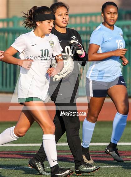 Thumbnail 3 in Walnut vs South Hills (Claremont Tournament) photogallery.