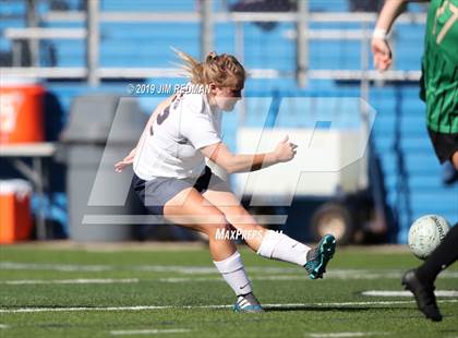 Thumbnail 1 in Carroll vs. Tompkins (UIL 6A Final) photogallery.