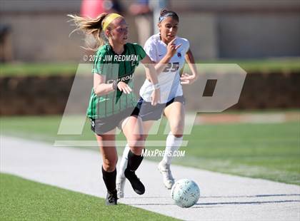 Thumbnail 3 in Carroll vs. Tompkins (UIL 6A Final) photogallery.