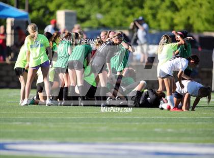 Thumbnail 3 in Carroll vs. Tompkins (UIL 6A Final) photogallery.