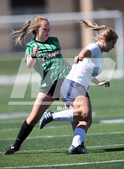 Thumbnail 3 in Carroll vs. Tompkins (UIL 6A Final) photogallery.