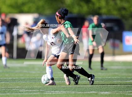 Thumbnail 2 in Carroll vs. Tompkins (UIL 6A Final) photogallery.