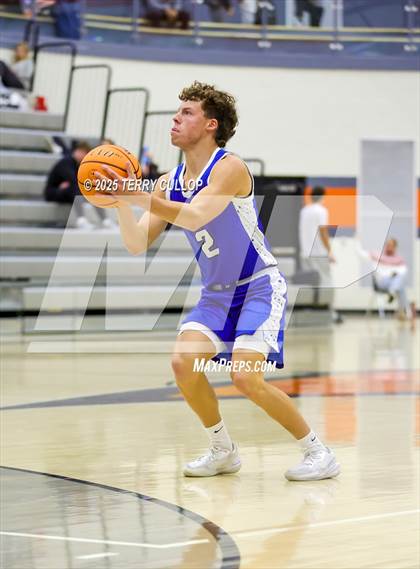 Thumbnail 2 in Farmington vs. Dixie (Falcon Classic) photogallery.