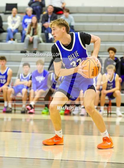 Thumbnail 2 in Farmington vs. Dixie (Falcon Classic) photogallery.