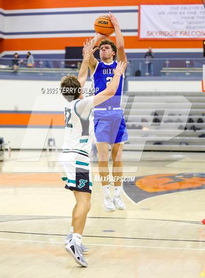 Thumbnail 2 in Farmington vs. Dixie (Falcon Classic) photogallery.