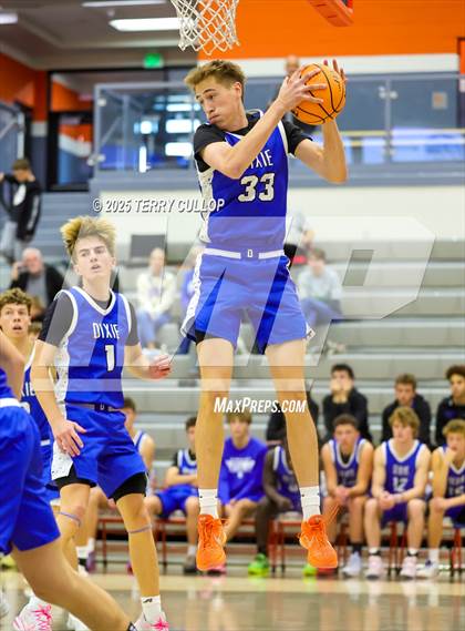 Thumbnail 3 in Farmington vs. Dixie (Falcon Classic) photogallery.