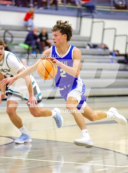 Thumbnail 3 in Farmington vs. Dixie (Falcon Classic) photogallery.