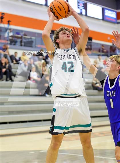 Thumbnail 1 in Farmington vs. Dixie (Falcon Classic) photogallery.