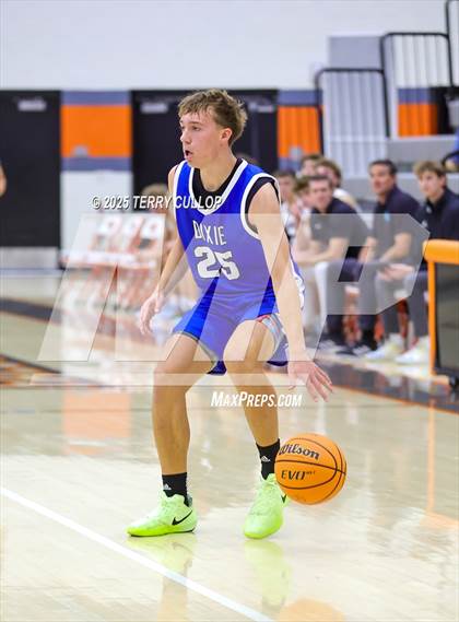 Thumbnail 3 in Farmington vs. Dixie (Falcon Classic) photogallery.