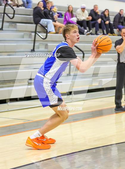 Thumbnail 2 in Farmington vs. Dixie (Falcon Classic) photogallery.