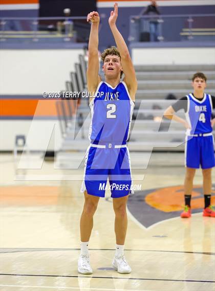 Thumbnail 3 in Farmington vs. Dixie (Falcon Classic) photogallery.