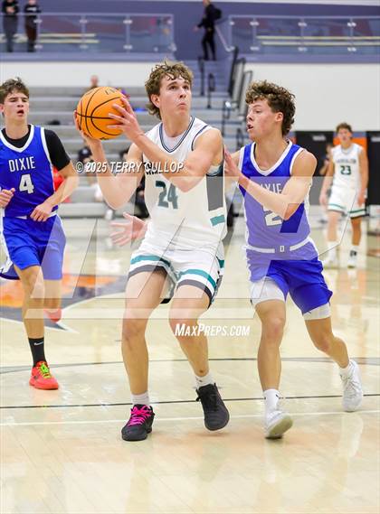 Thumbnail 1 in Farmington vs. Dixie (Falcon Classic) photogallery.