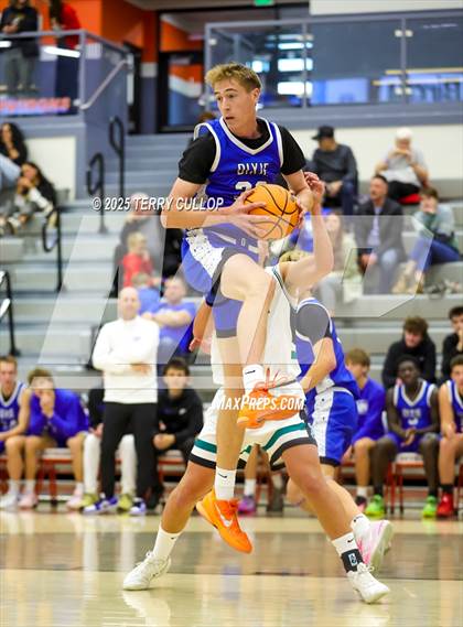 Thumbnail 1 in Farmington vs. Dixie (Falcon Classic) photogallery.