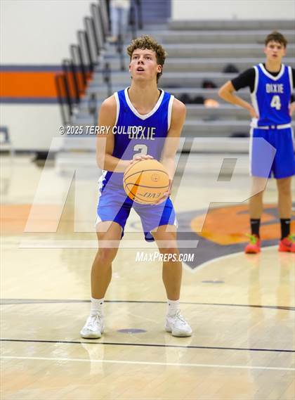 Thumbnail 2 in Farmington vs. Dixie (Falcon Classic) photogallery.