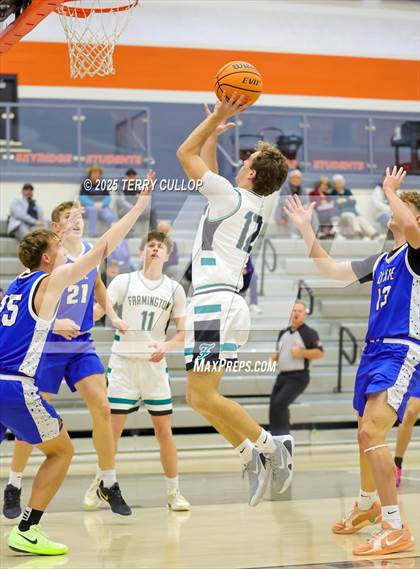 Thumbnail 2 in Farmington vs. Dixie (Falcon Classic) photogallery.