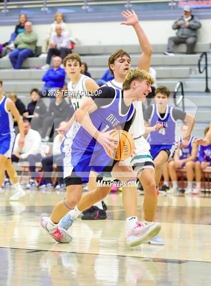Thumbnail 1 in Farmington vs. Dixie (Falcon Classic) photogallery.
