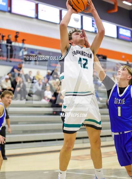 Thumbnail 2 in Farmington vs. Dixie (Falcon Classic) photogallery.