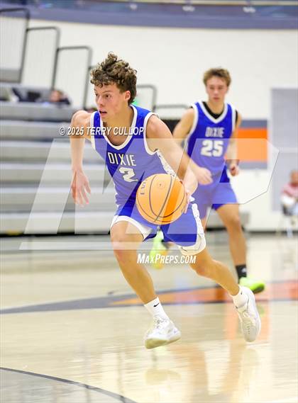 Thumbnail 1 in Farmington vs. Dixie (Falcon Classic) photogallery.