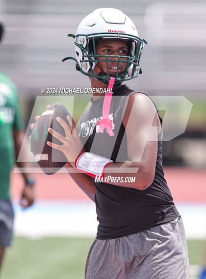 Thumbnail 2 in Plaquemine vs Zachary (7 on 7) photogallery.
