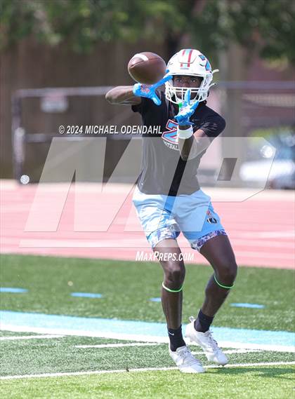 Thumbnail 2 in Plaquemine vs Zachary (7 on 7) photogallery.