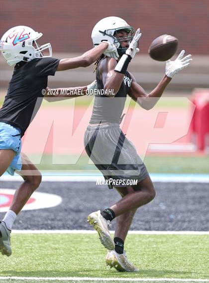 Thumbnail 1 in Plaquemine vs Zachary (7 on 7) photogallery.