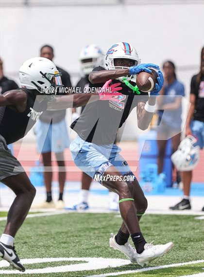 Thumbnail 2 in Plaquemine vs Zachary (7 on 7) photogallery.