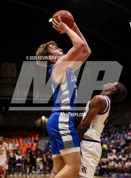 Thumbnail 2 in Olentangy Liberty vs Reynoldsburg (OHSAA D1 Regional Championship) photogallery.