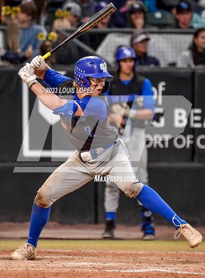 Thumbnail 3 in Aliso Niguel vs. San Marcos (CIF SS DIV 3 Championship Final) photogallery.