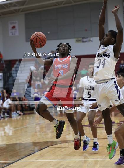 Thumbnail 2 in Fort Wayne Wayne vs. New Haven photogallery.