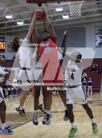 Thumbnail 1 in Fort Wayne Wayne vs. New Haven photogallery.