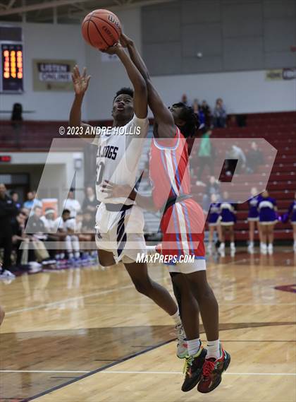 Thumbnail 2 in Fort Wayne Wayne vs. New Haven photogallery.