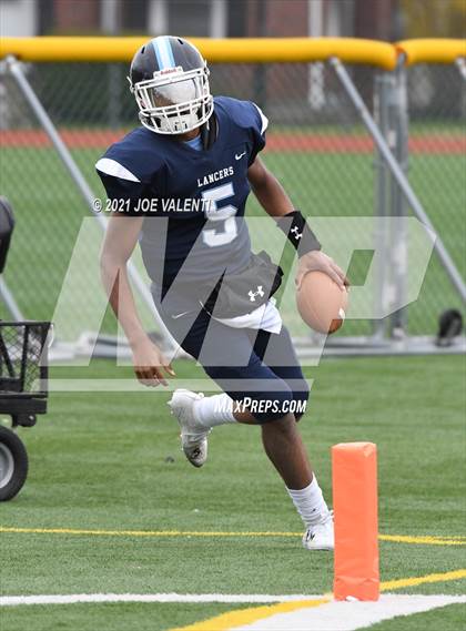 Thumbnail 2 in St. Mary's vs. Salamanca photogallery.