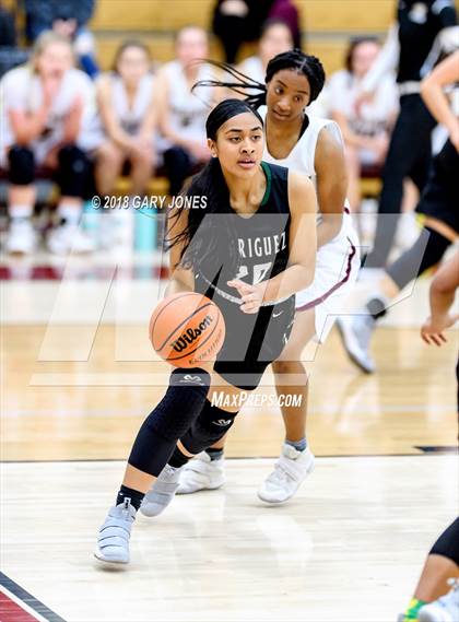Thumbnail 3 in Whitney vs. Rodriguez photogallery.