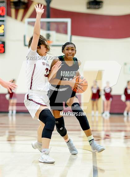Thumbnail 3 in Whitney vs. Rodriguez photogallery.