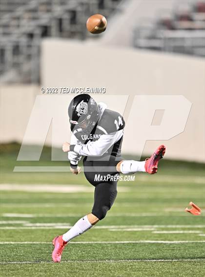 Thumbnail 1 in Izard County vs. Rector (AAA 8 Man Final) photogallery.